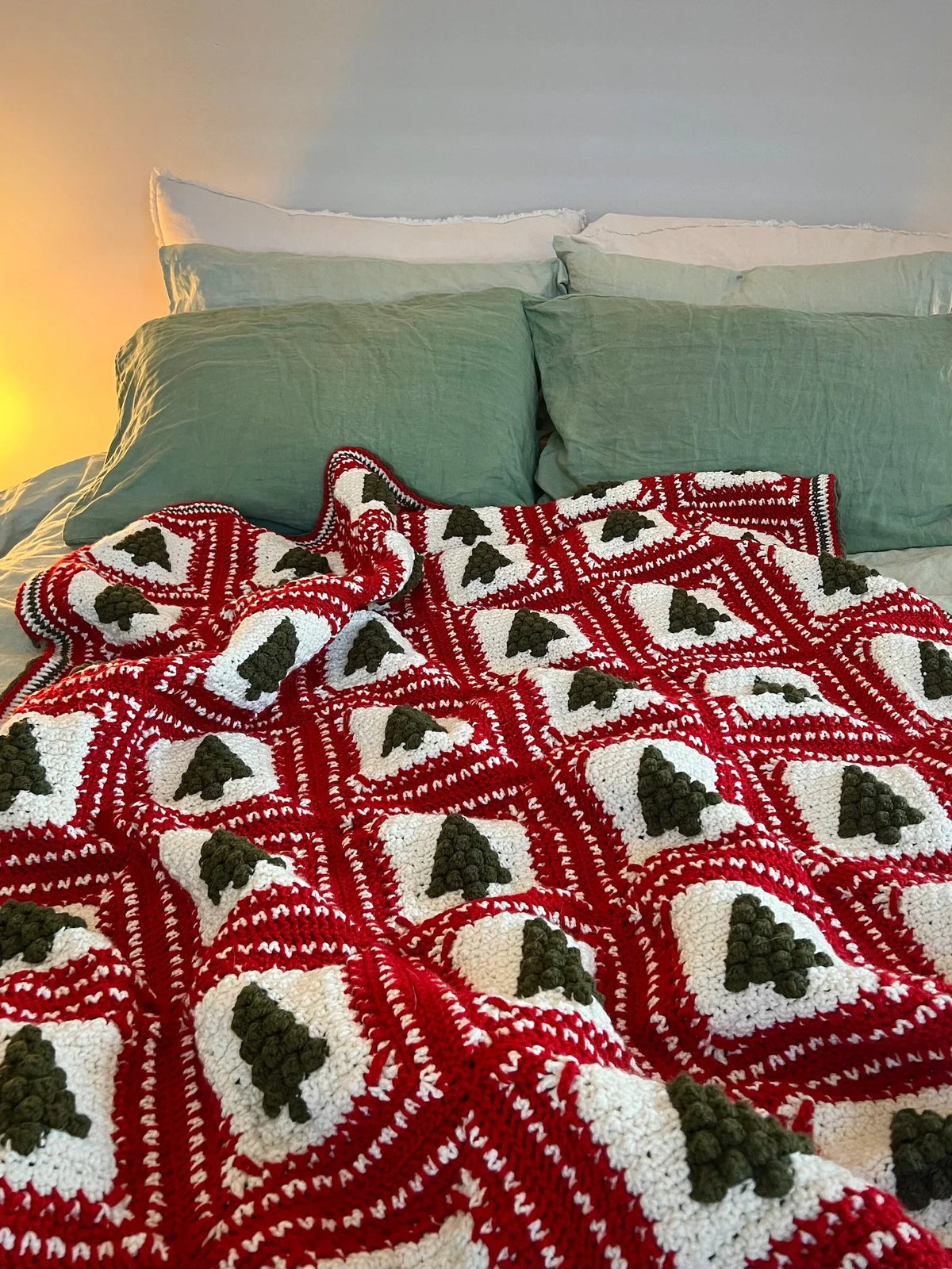 Granny square Christmas tree crochet pattern – handmade holiday décor