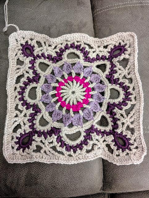 Clas Top – Granny Square Crochet Pattern